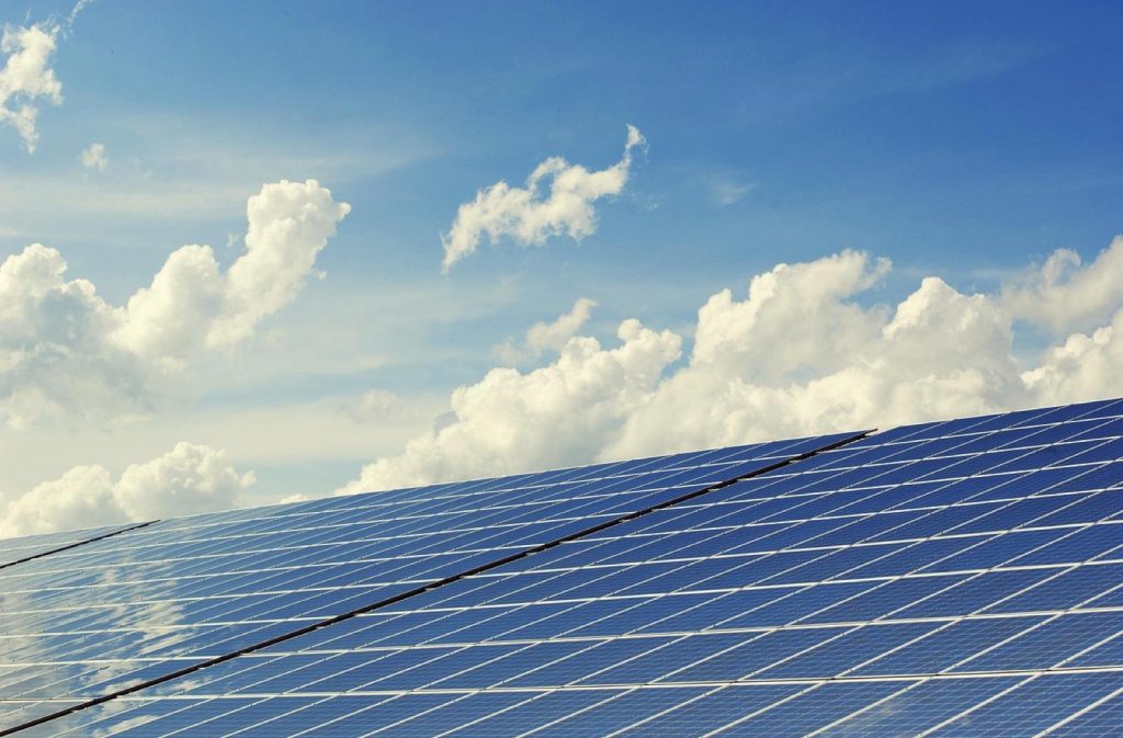 Pompe solaire pour arroser : principe et limites